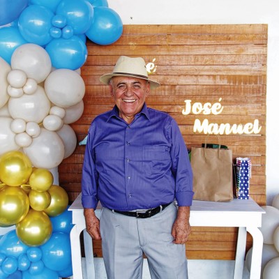 JOSÉ MANUEL CELEBRA SUS 72 PRIMAVERAS